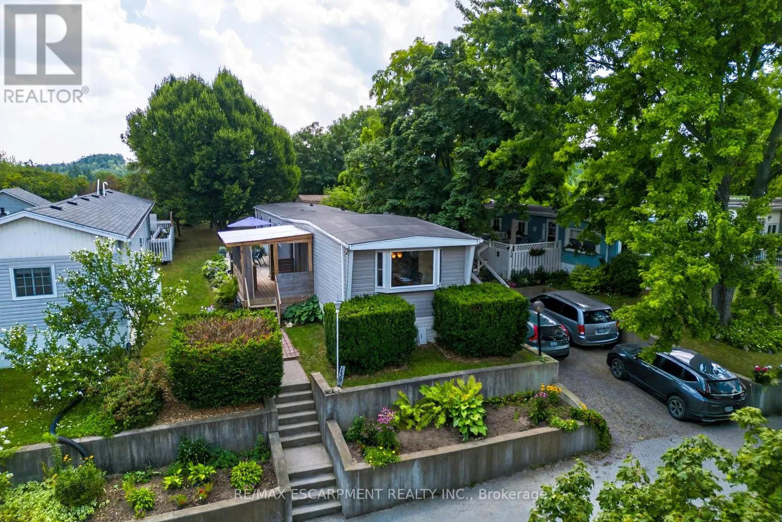 139 MAPLE CRES - 1294 CONCESSION 8 ROAD W