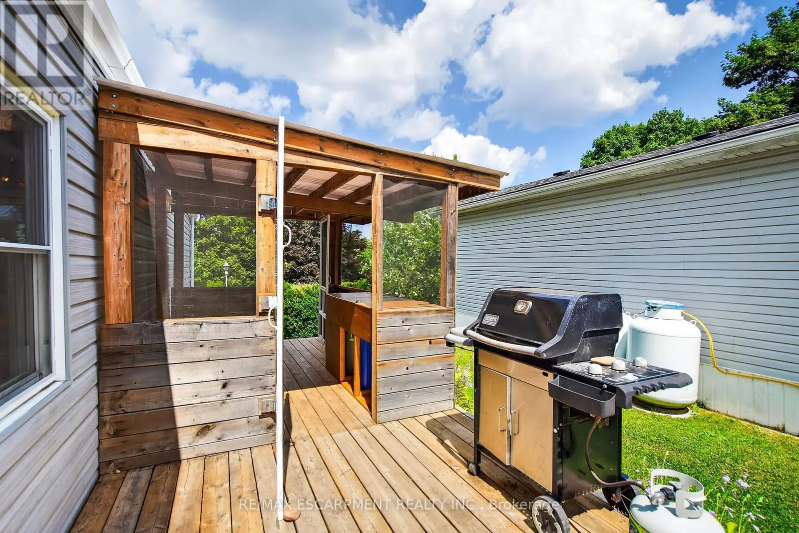 139 MAPLE CRES - 1294 CONCESSION 8 ROAD W