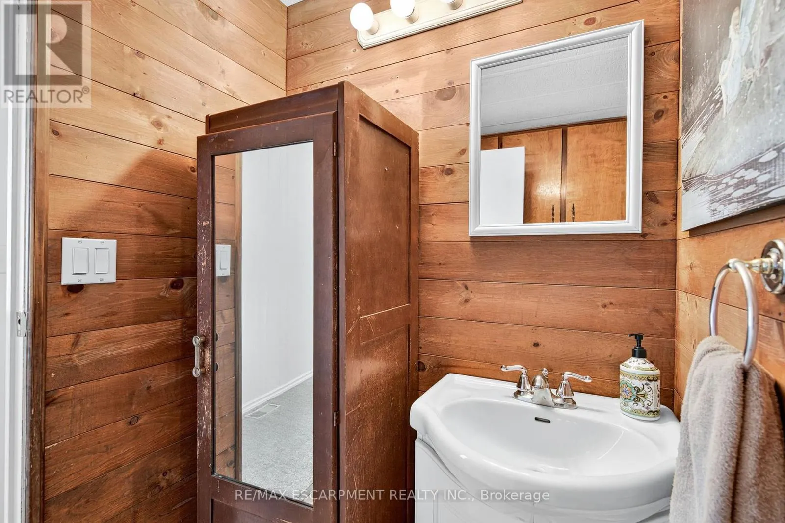 139 MAPLE CRES - 1294 CONCESSION 8 ROAD W