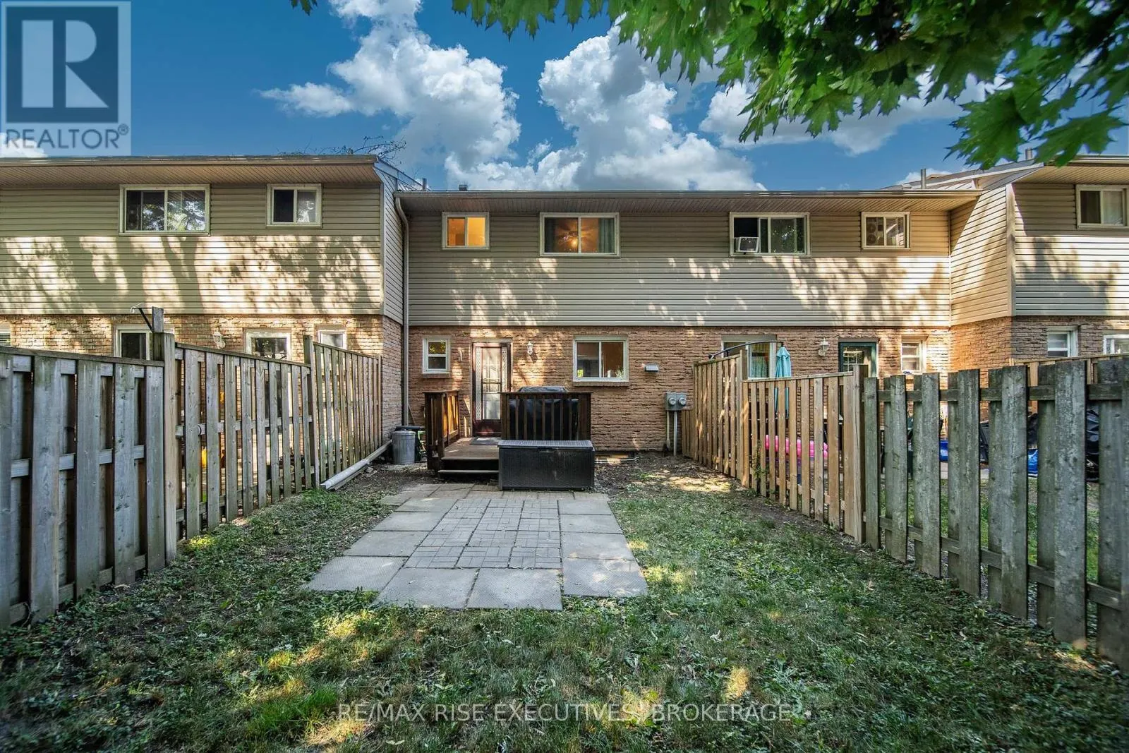 25 ROSEMUND PLACE