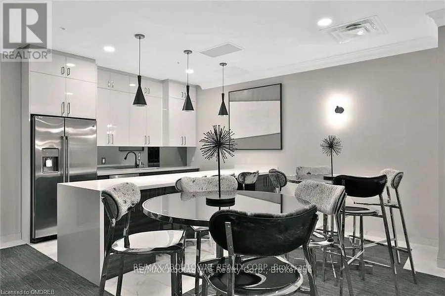 312 - 118 KING STREET E