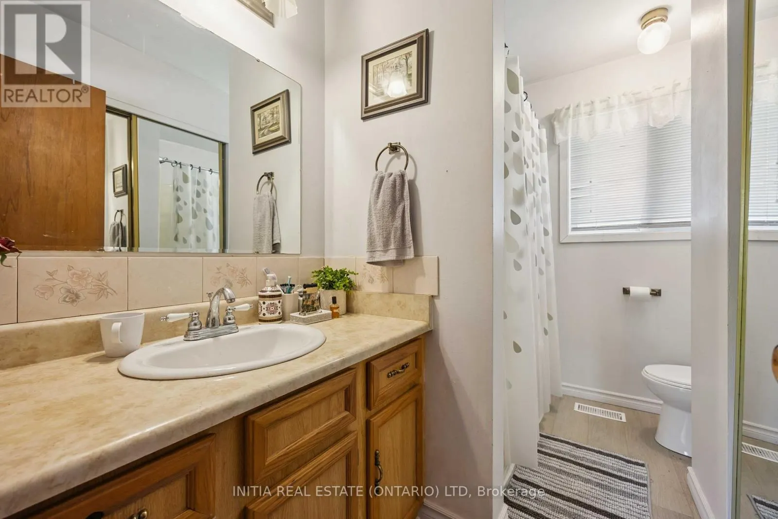 106 HASTINGS CRESCENT E
