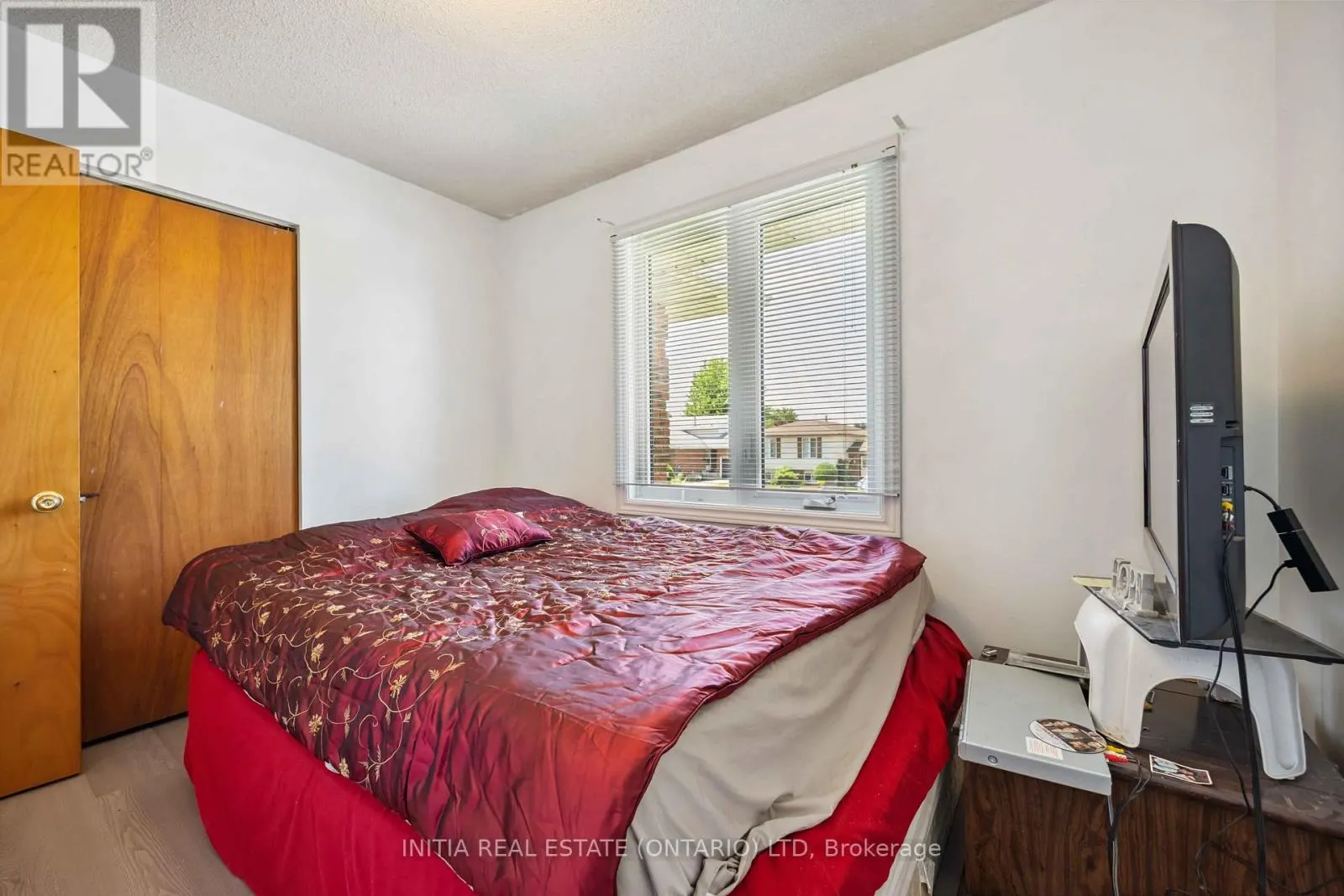 106 HASTINGS CRESCENT E