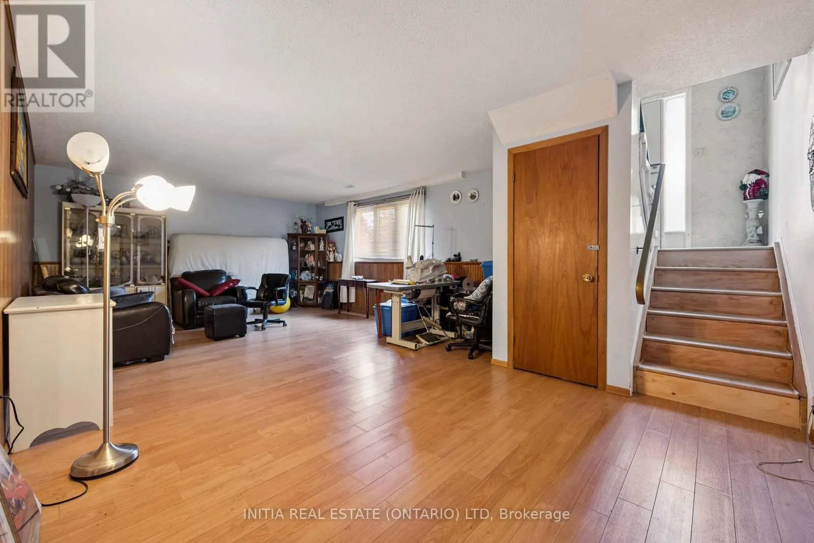 106 HASTINGS CRESCENT E