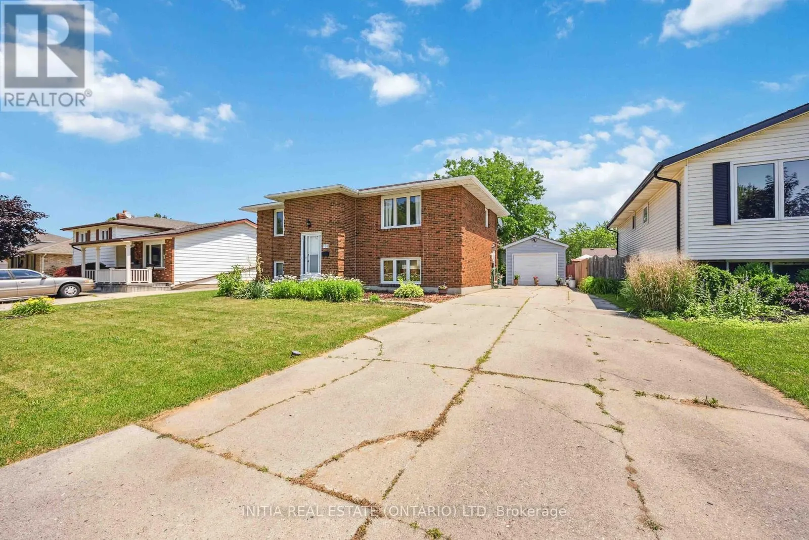 106 HASTINGS CRESCENT E