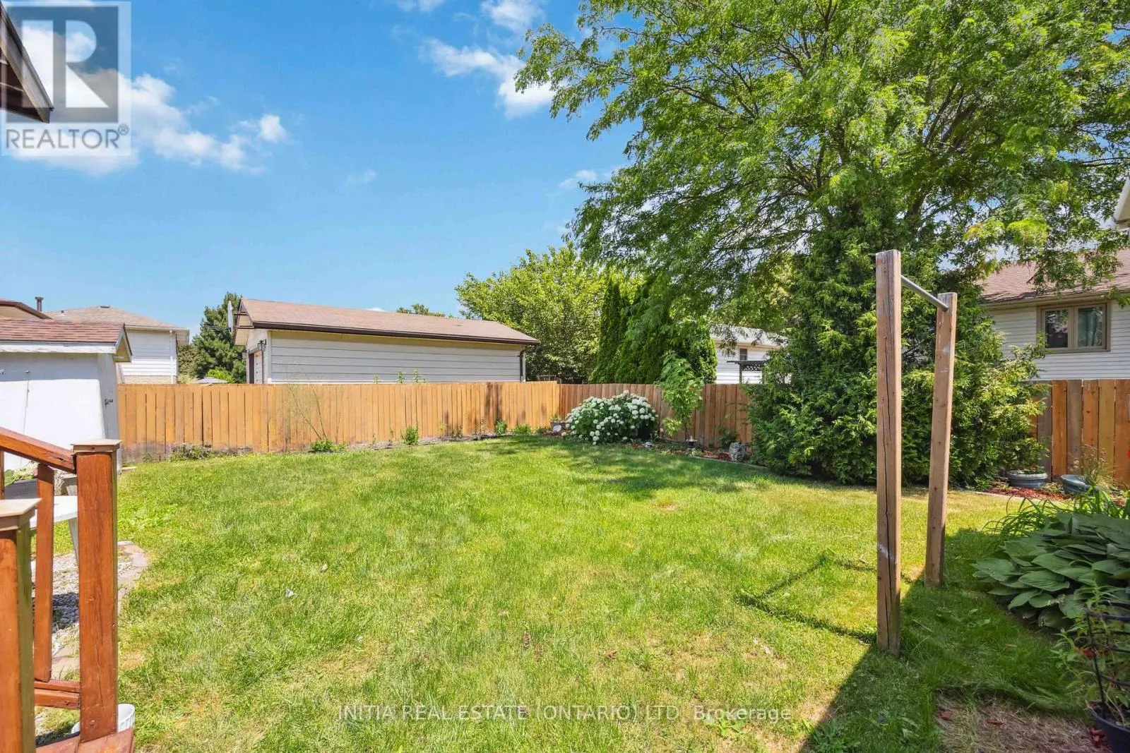 106 HASTINGS CRESCENT E
