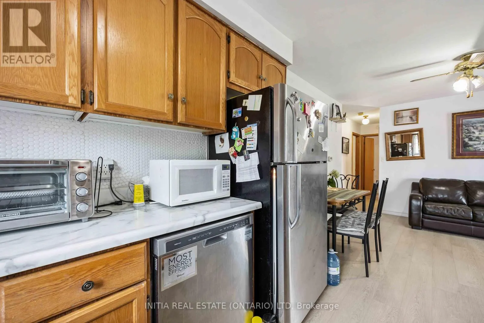 106 HASTINGS CRESCENT E