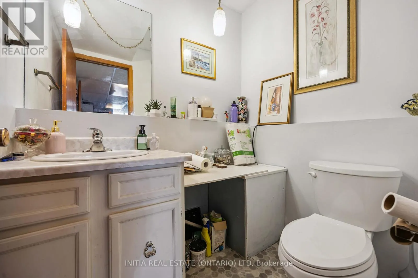 106 HASTINGS CRESCENT E