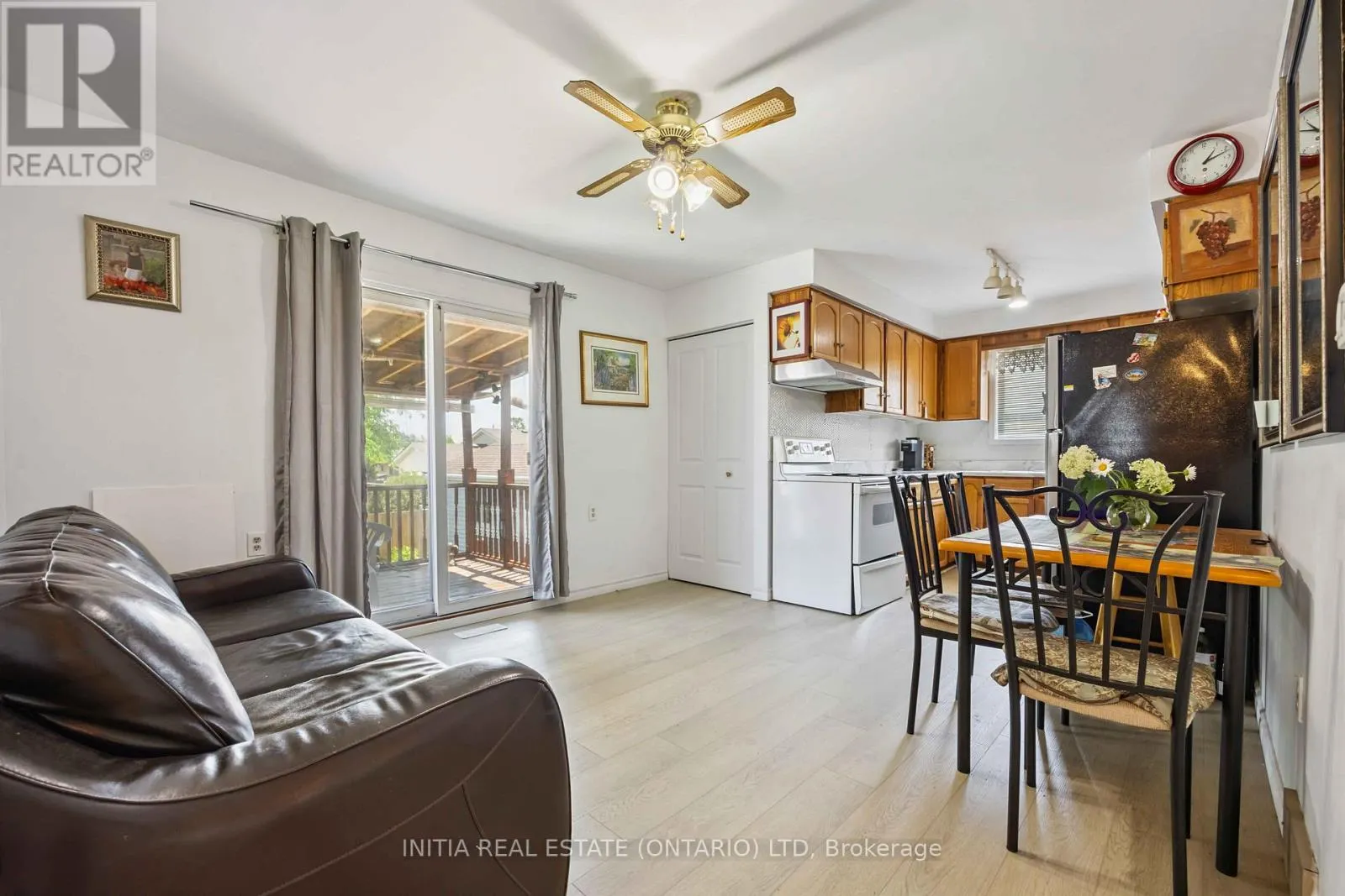 106 HASTINGS CRESCENT E