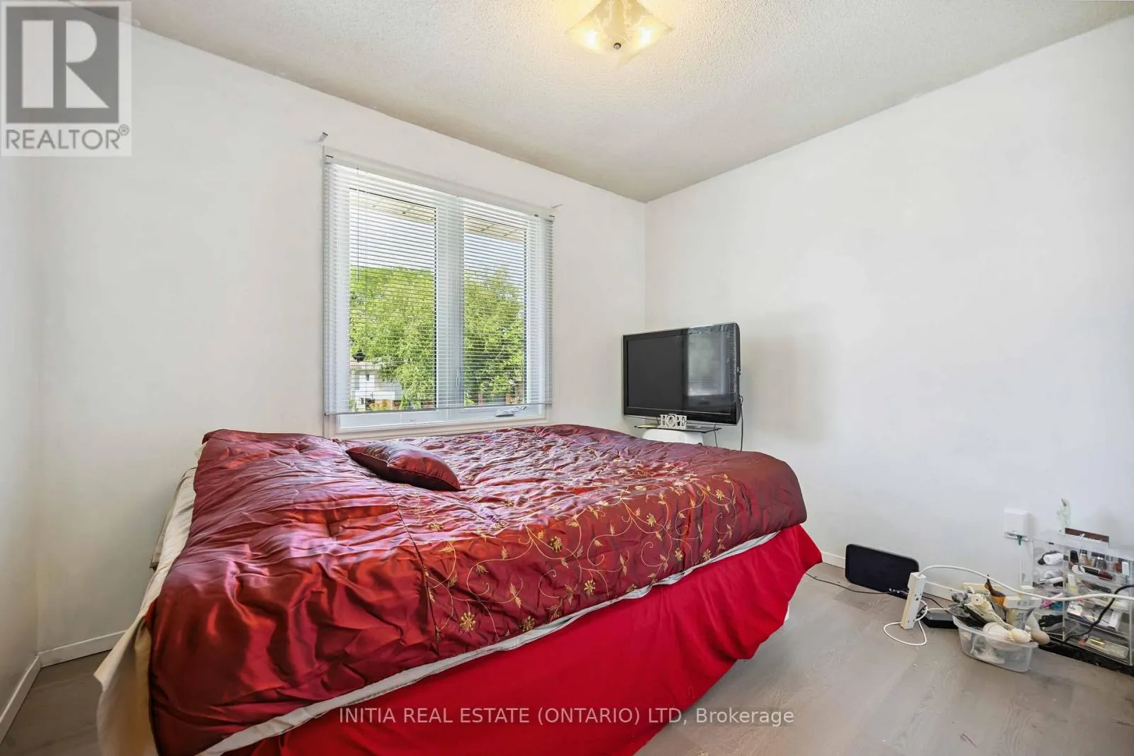 106 HASTINGS CRESCENT E