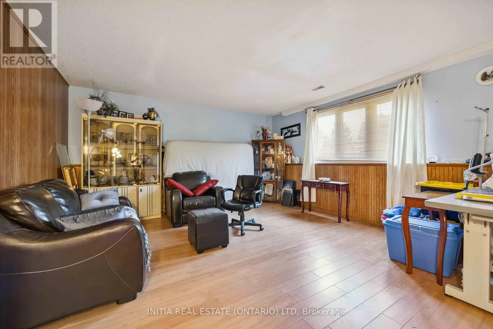 106 HASTINGS CRESCENT E