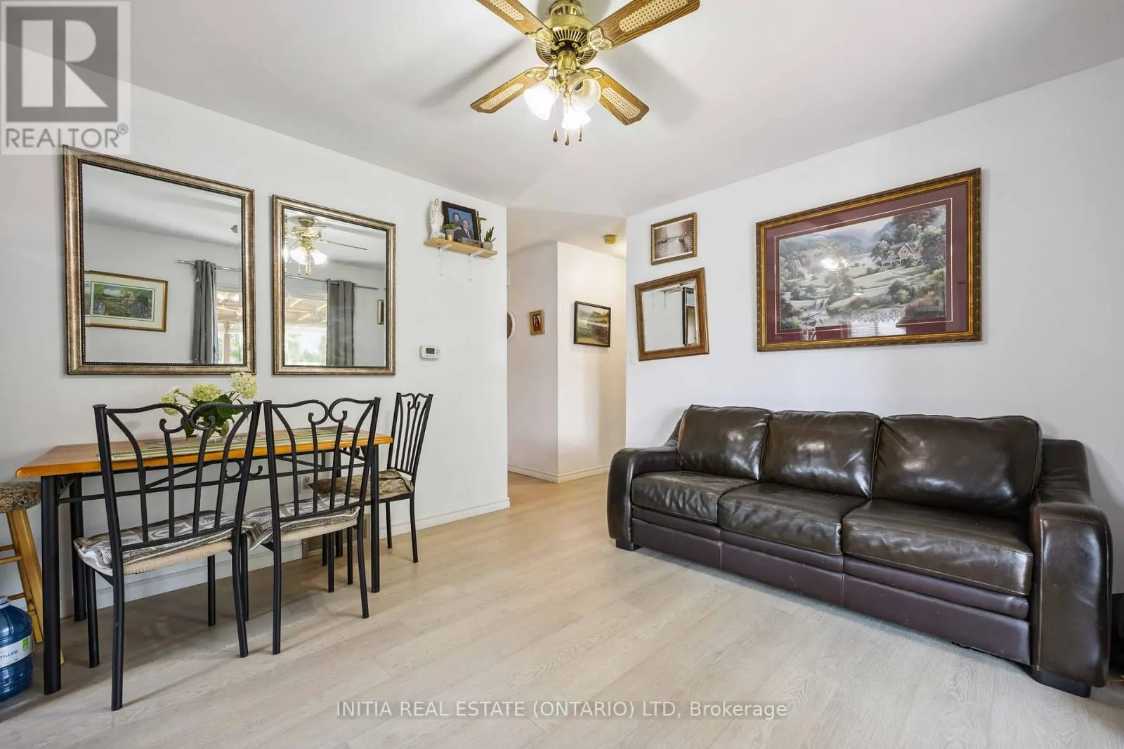 106 HASTINGS CRESCENT E