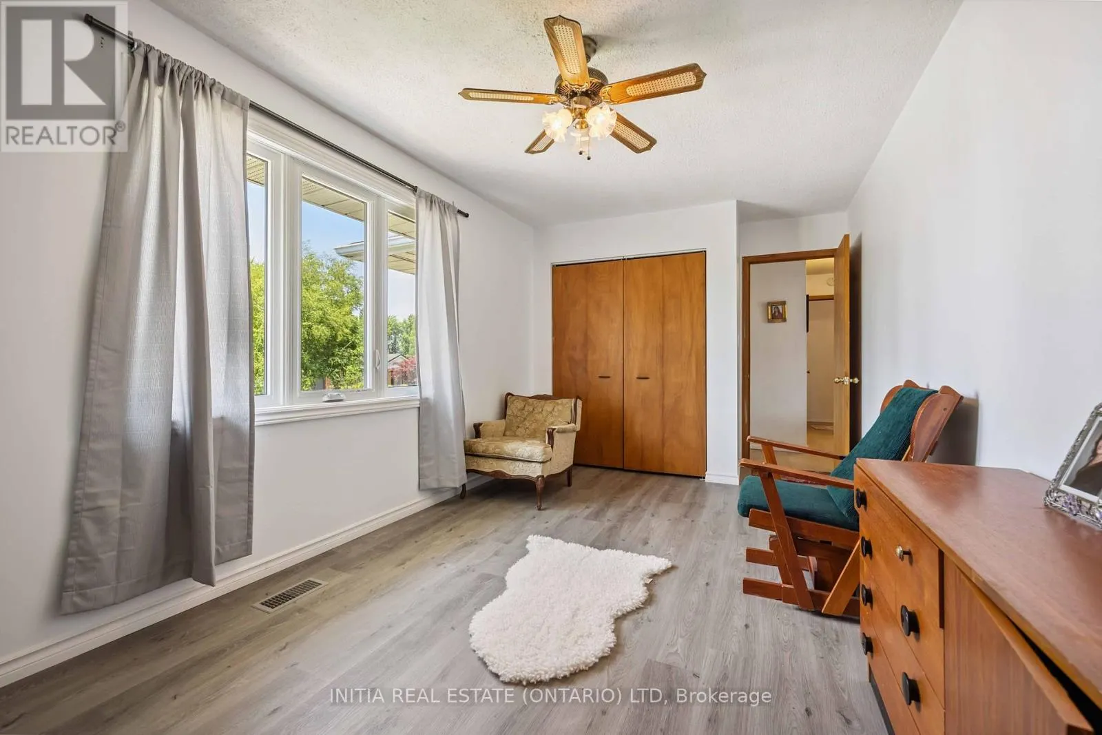 106 HASTINGS CRESCENT E