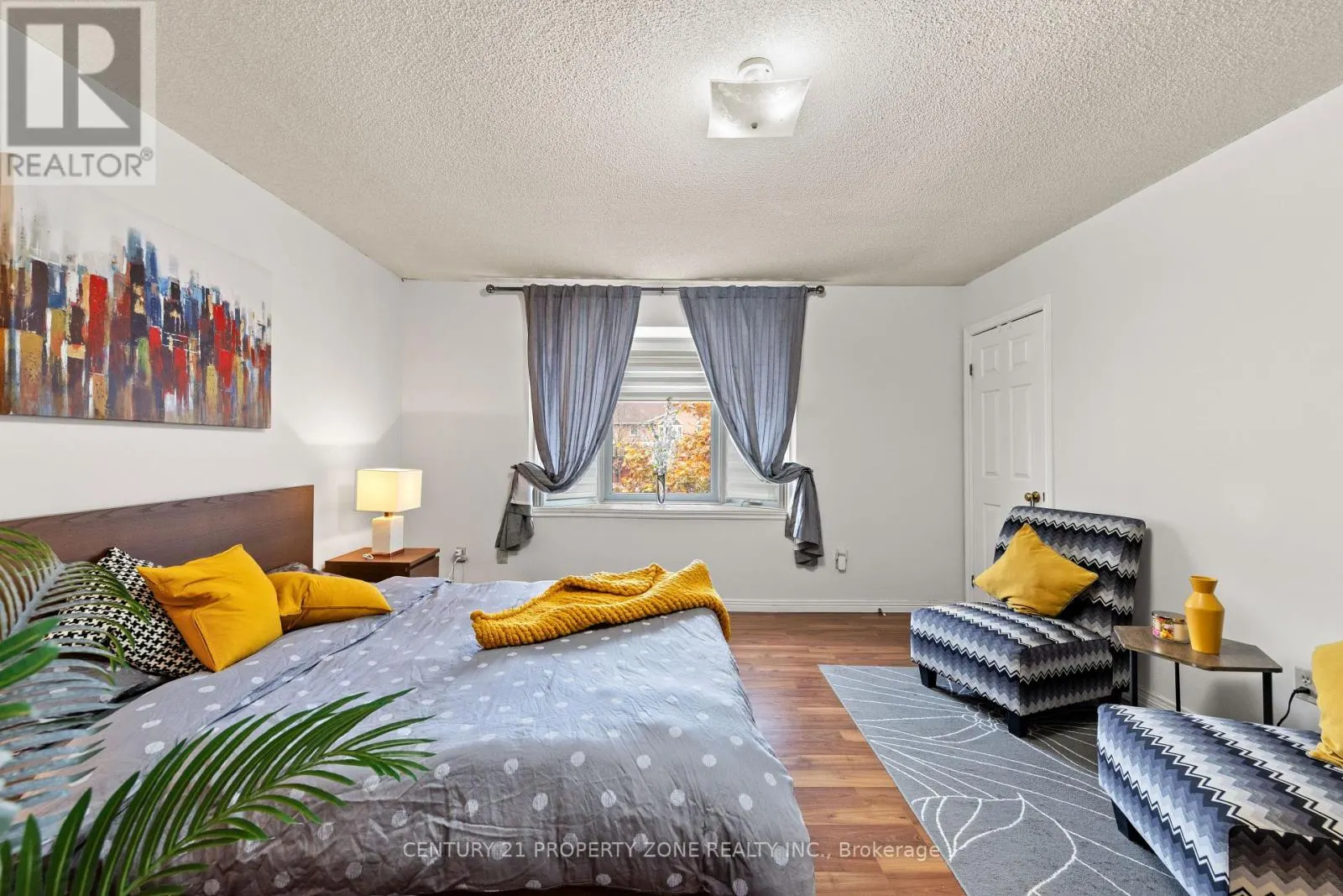 2 - 280 LIMERIDGE ROAD E