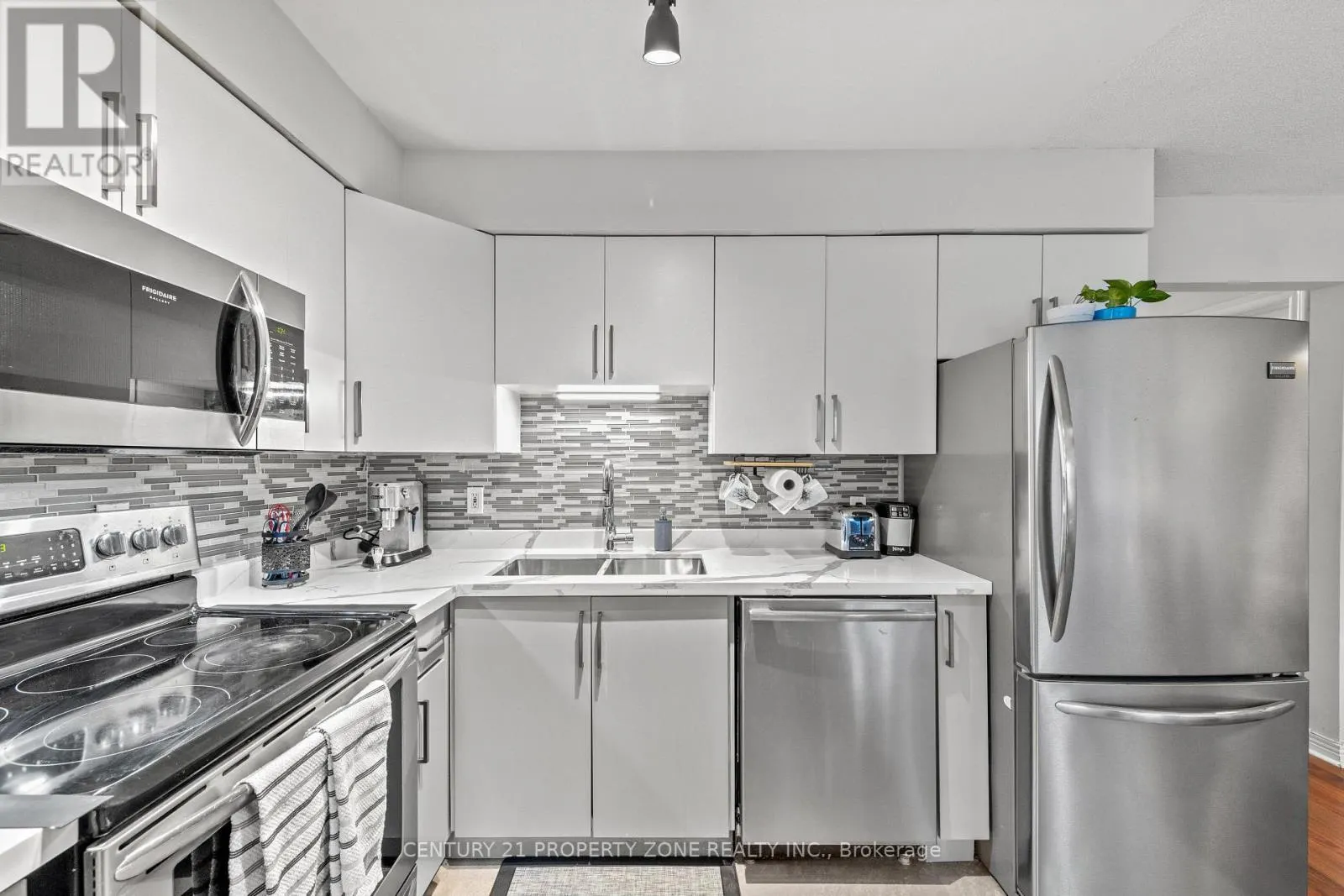 2 - 280 LIMERIDGE ROAD E