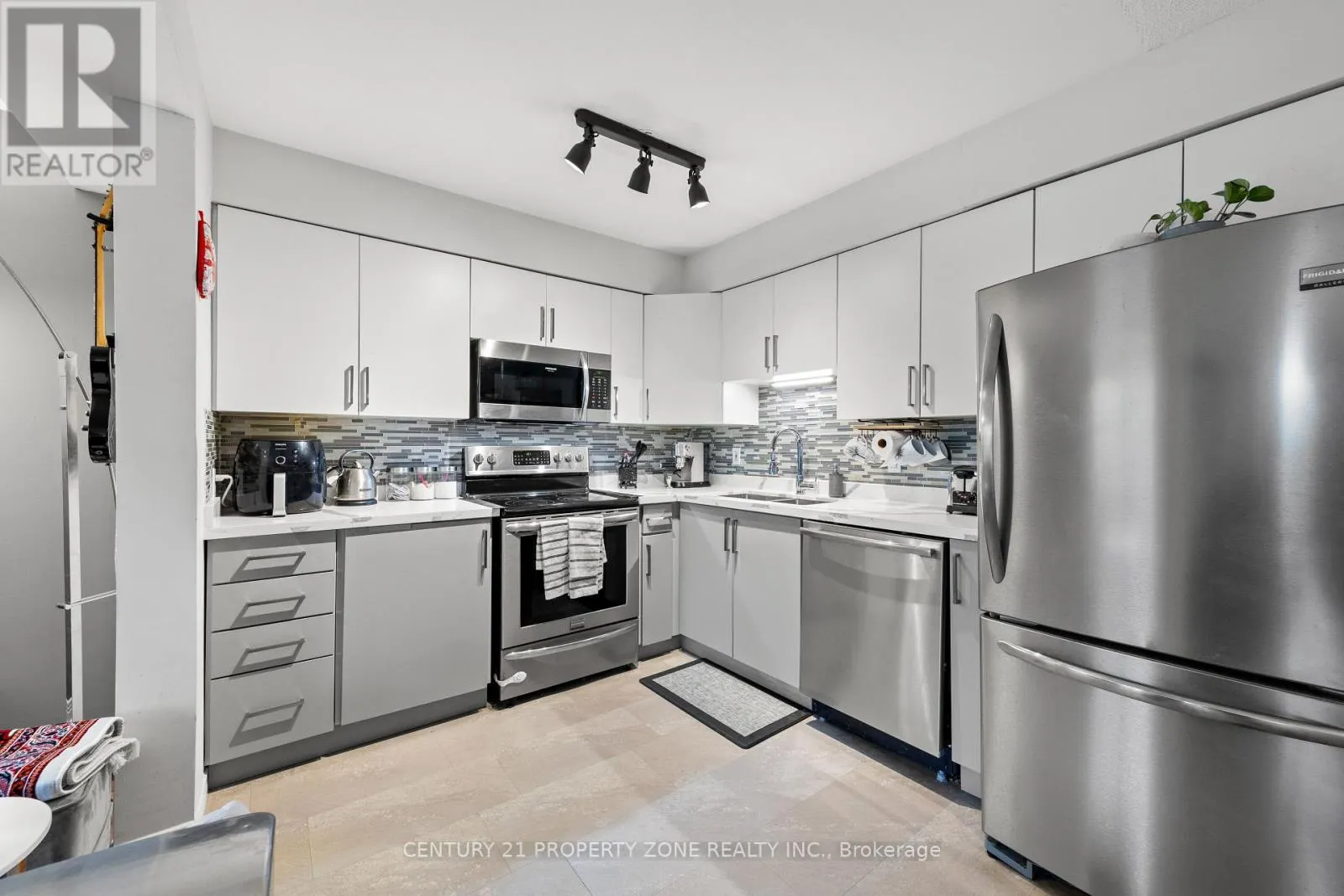 2 - 280 LIMERIDGE ROAD E