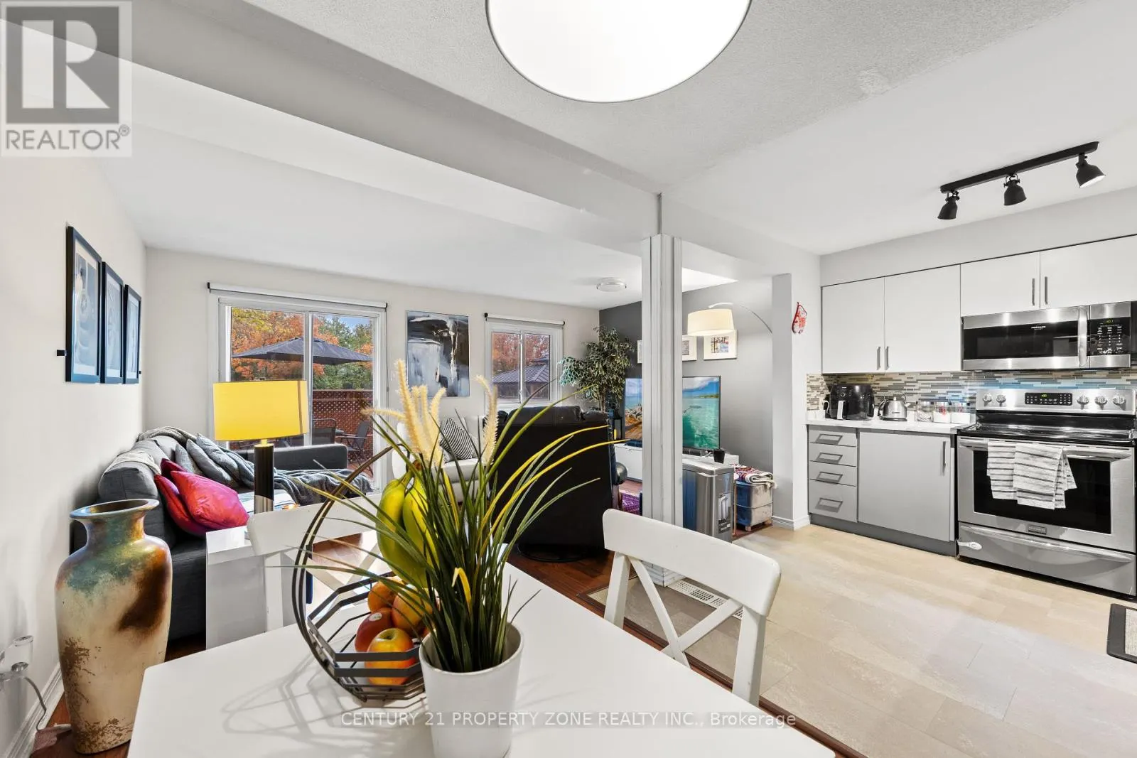 2 - 280 LIMERIDGE ROAD E