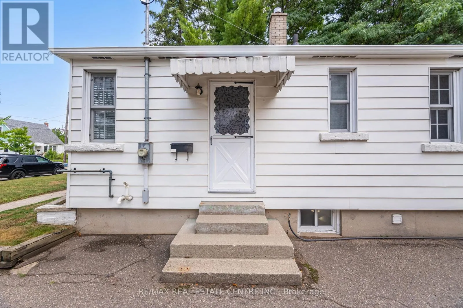 19 SENECA DRIVE