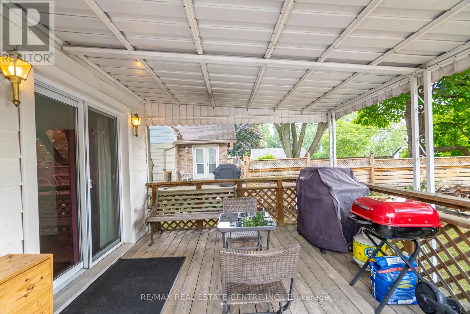19 SENECA DRIVE