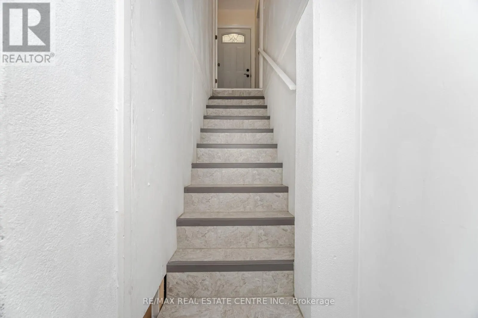 19 SENECA DRIVE