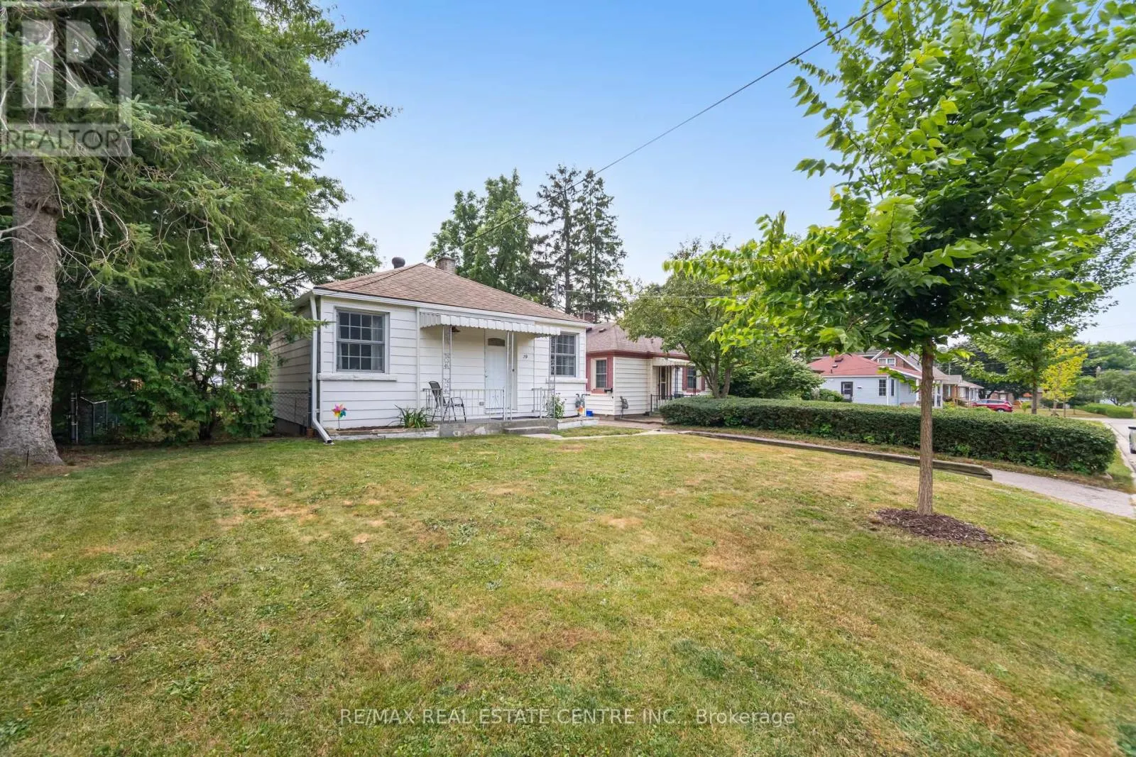 19 SENECA DRIVE