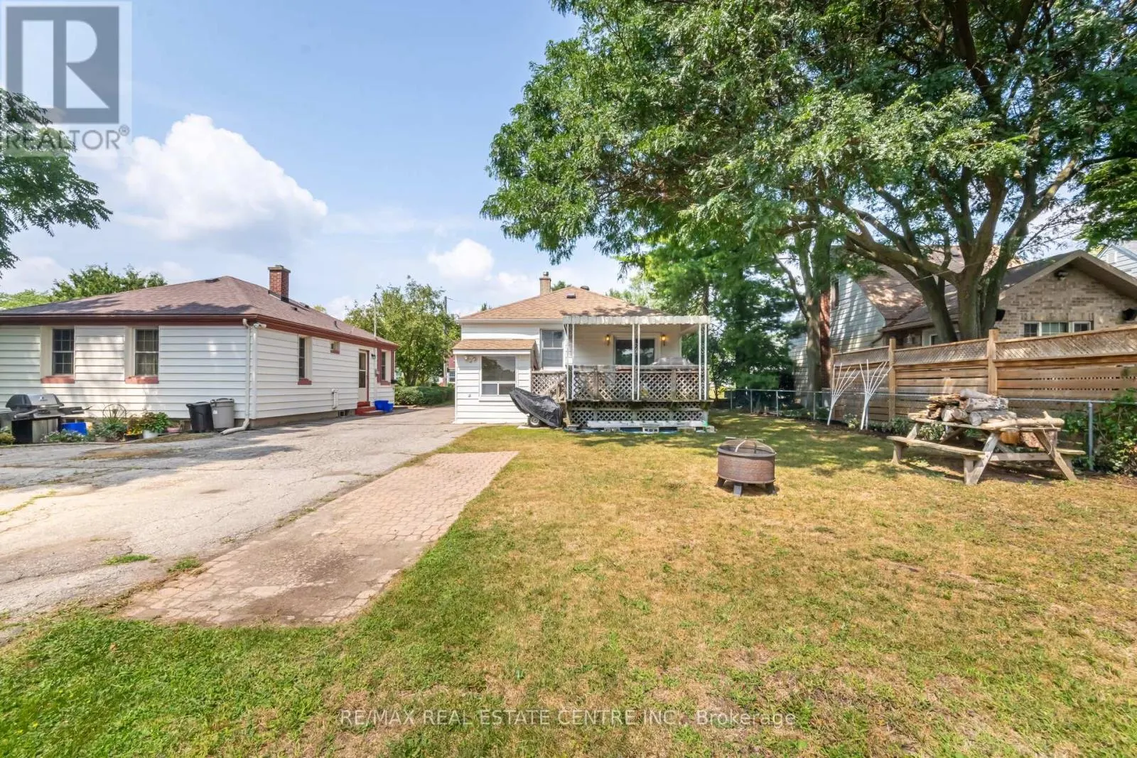 19 SENECA DRIVE