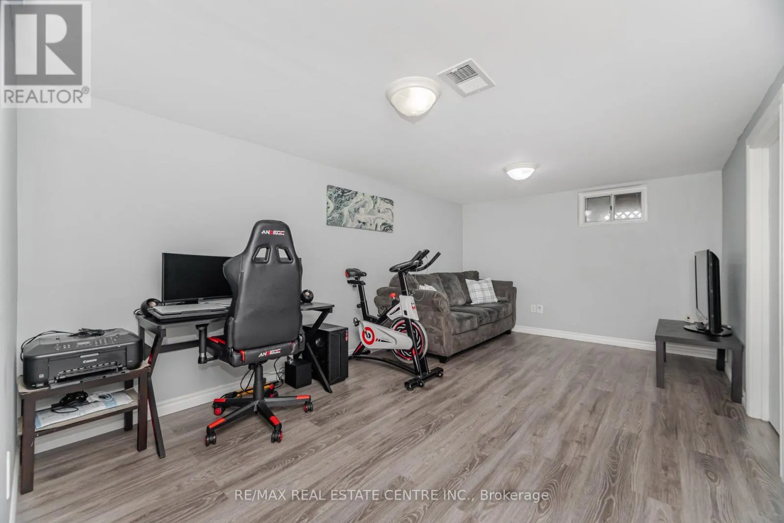19 SENECA DRIVE