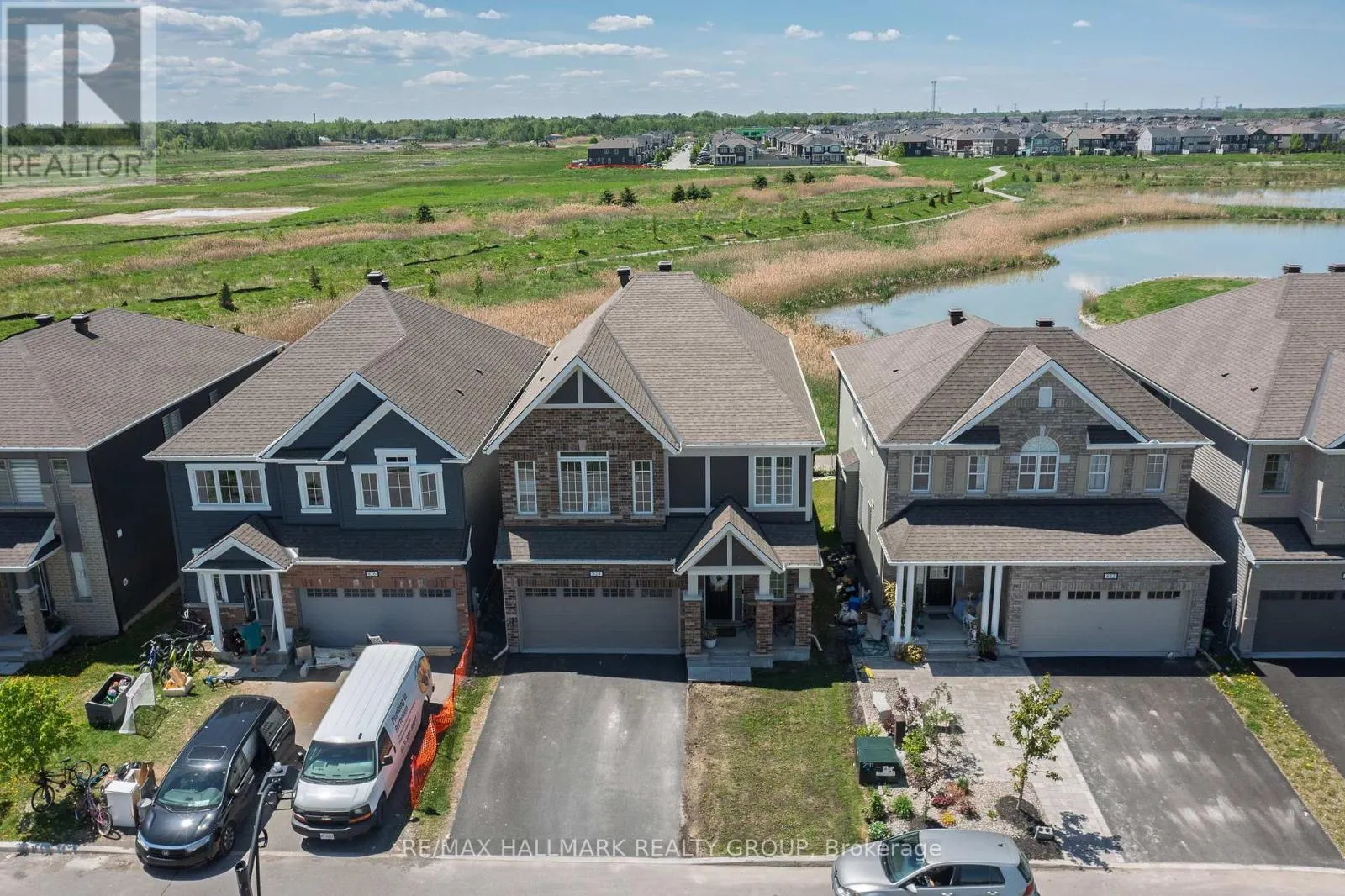 824 HENSLOW'S CIRCLE