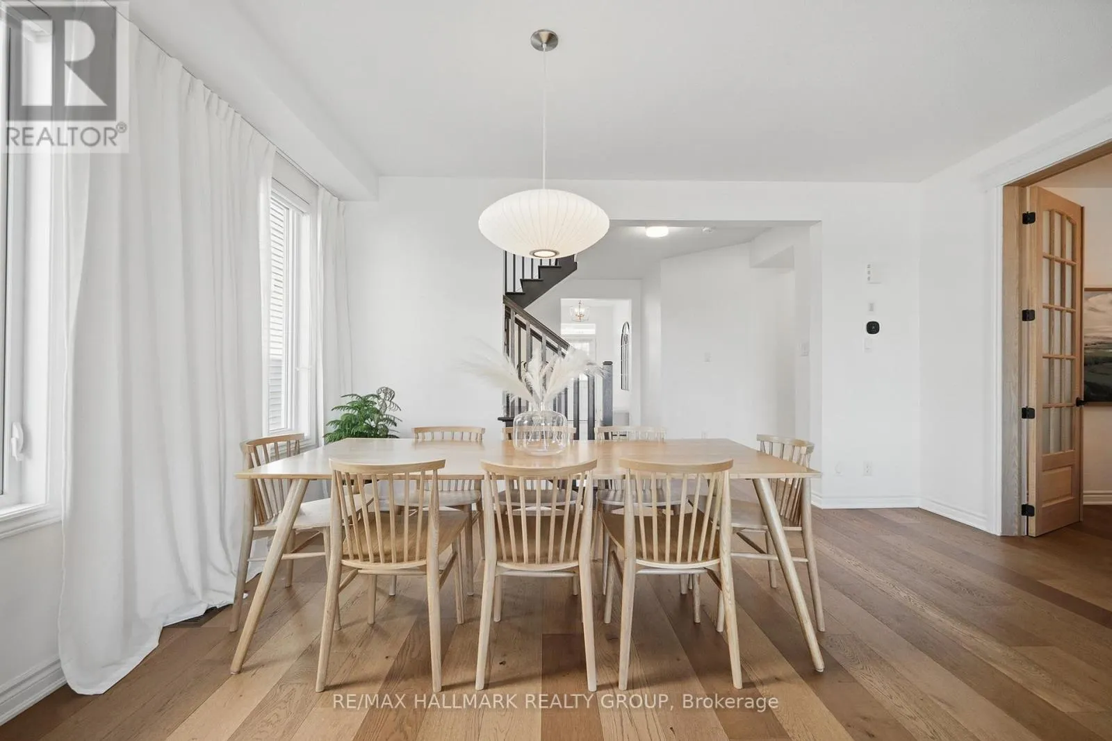 824 HENSLOW'S CIRCLE