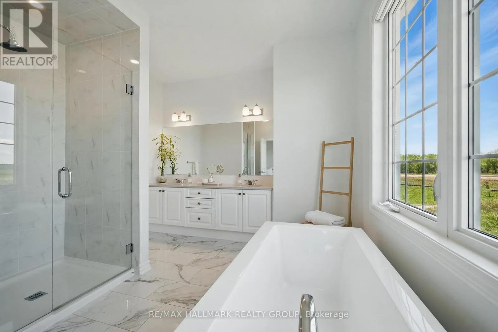 824 HENSLOW'S CIRCLE