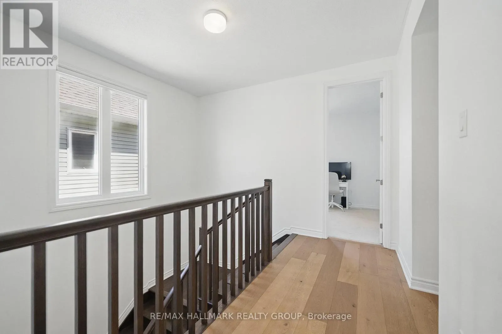 824 HENSLOW'S CIRCLE