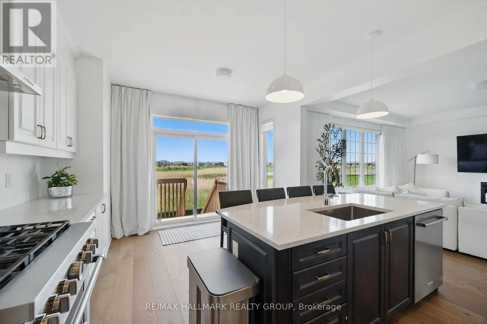 824 HENSLOW'S CIRCLE