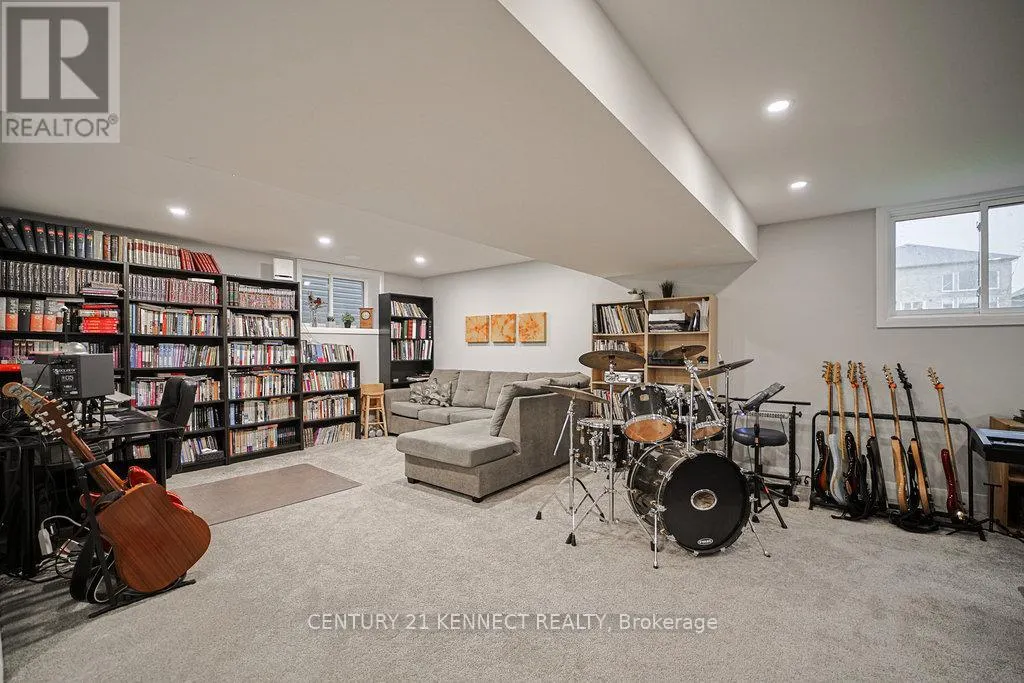 1520 BERKSHIRE DRIVE