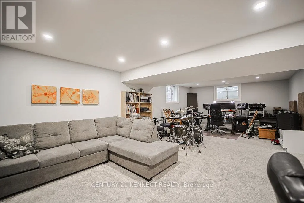 1520 BERKSHIRE DRIVE