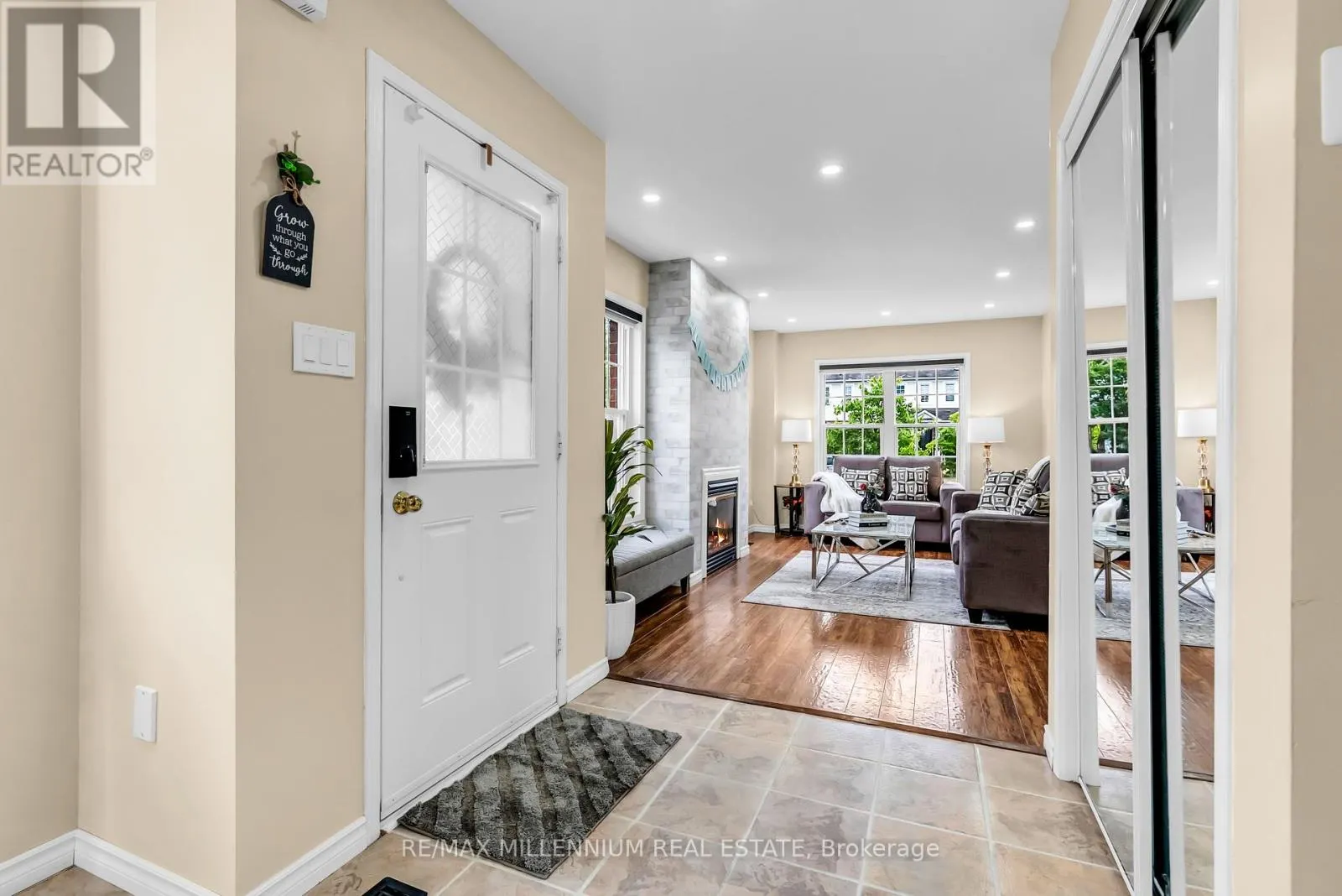 87 BLOOMINGTON DRIVE