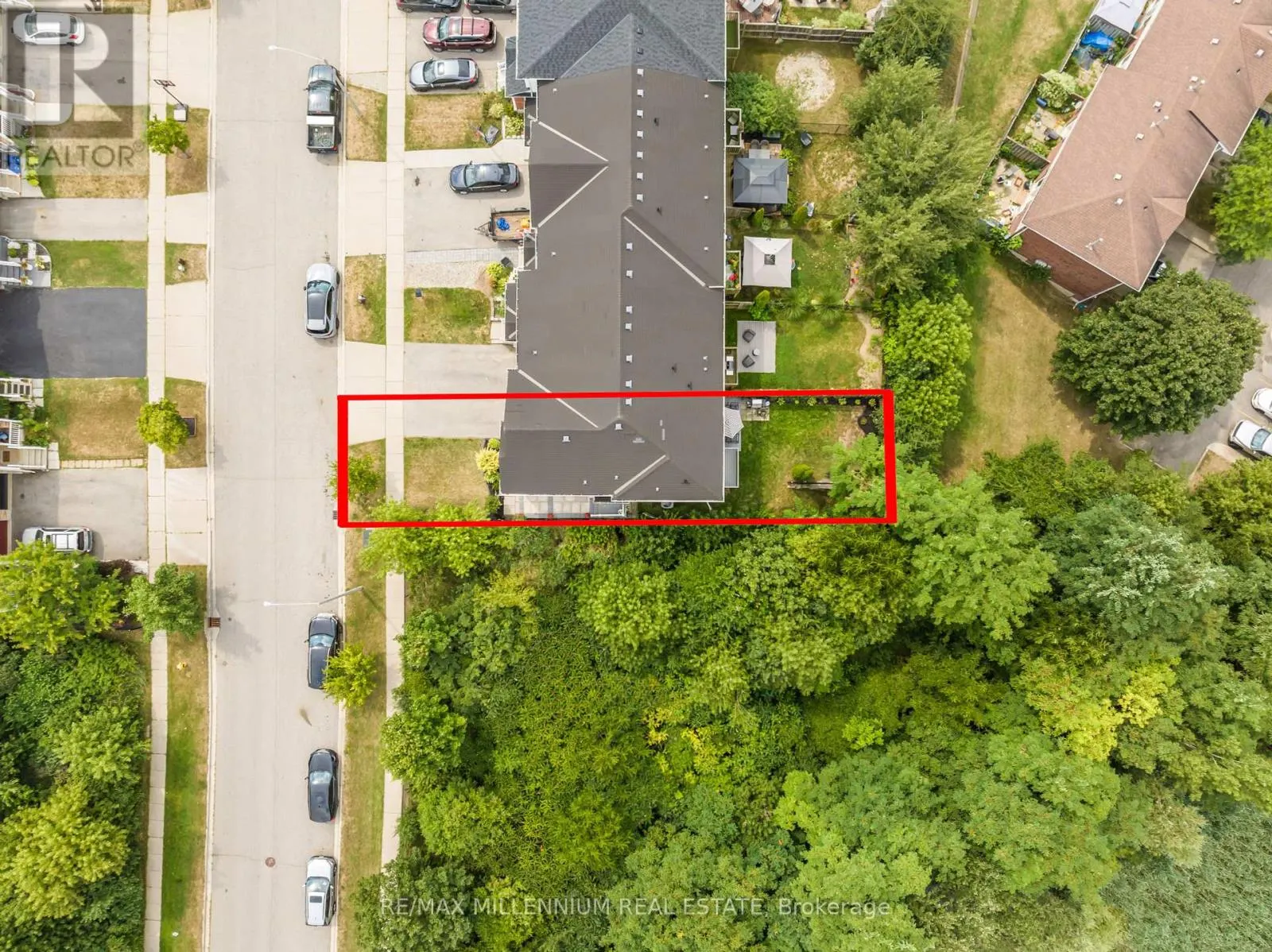 87 BLOOMINGTON DRIVE