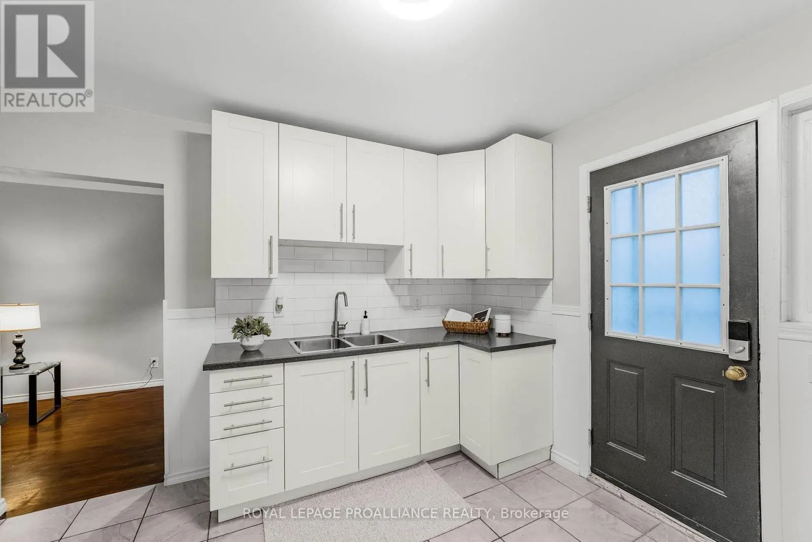 8 - 137 FURNACE STREET, #8