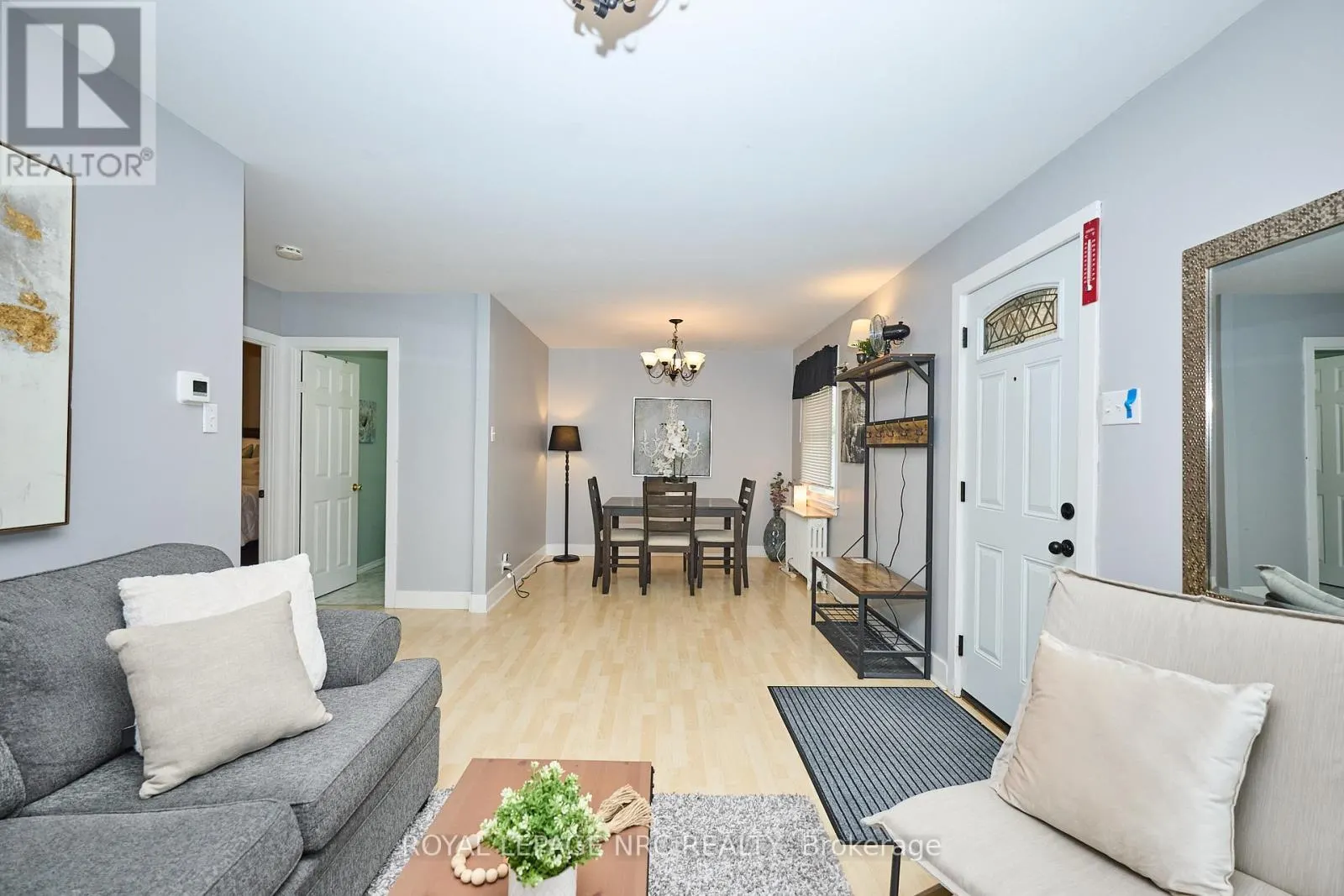 8 WOODBURN AVENUE