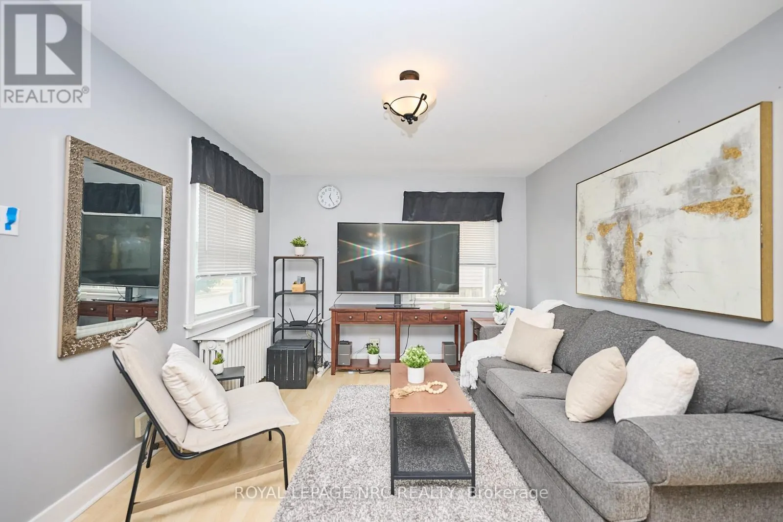 8 WOODBURN AVENUE