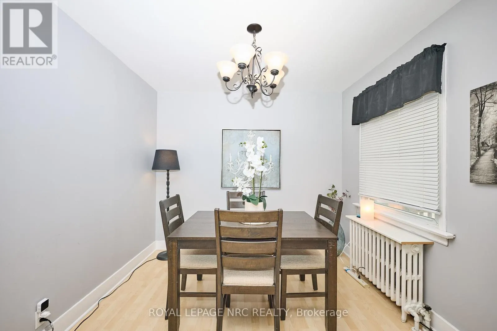 8 WOODBURN AVENUE