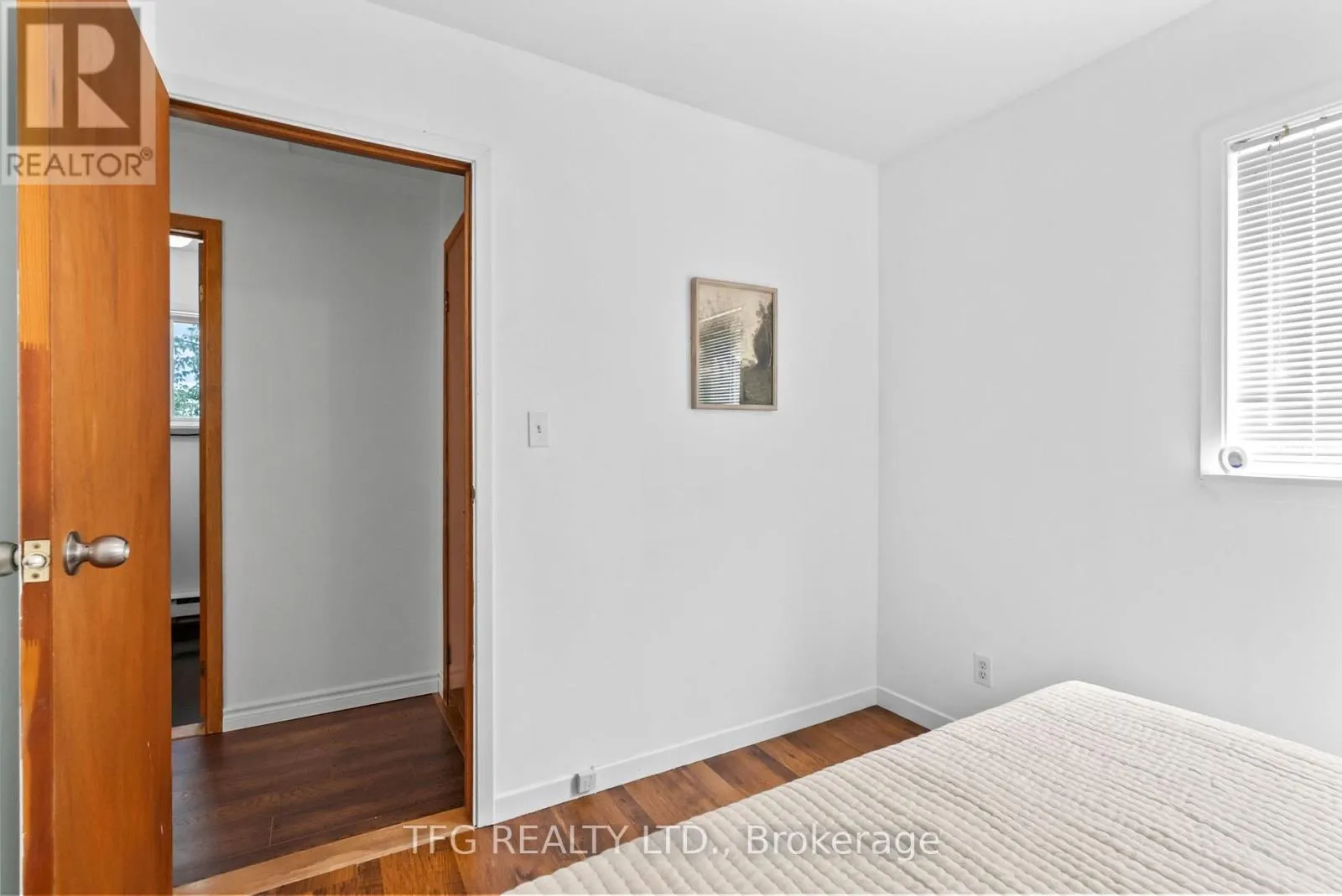 53 CARLTON CRESCENT