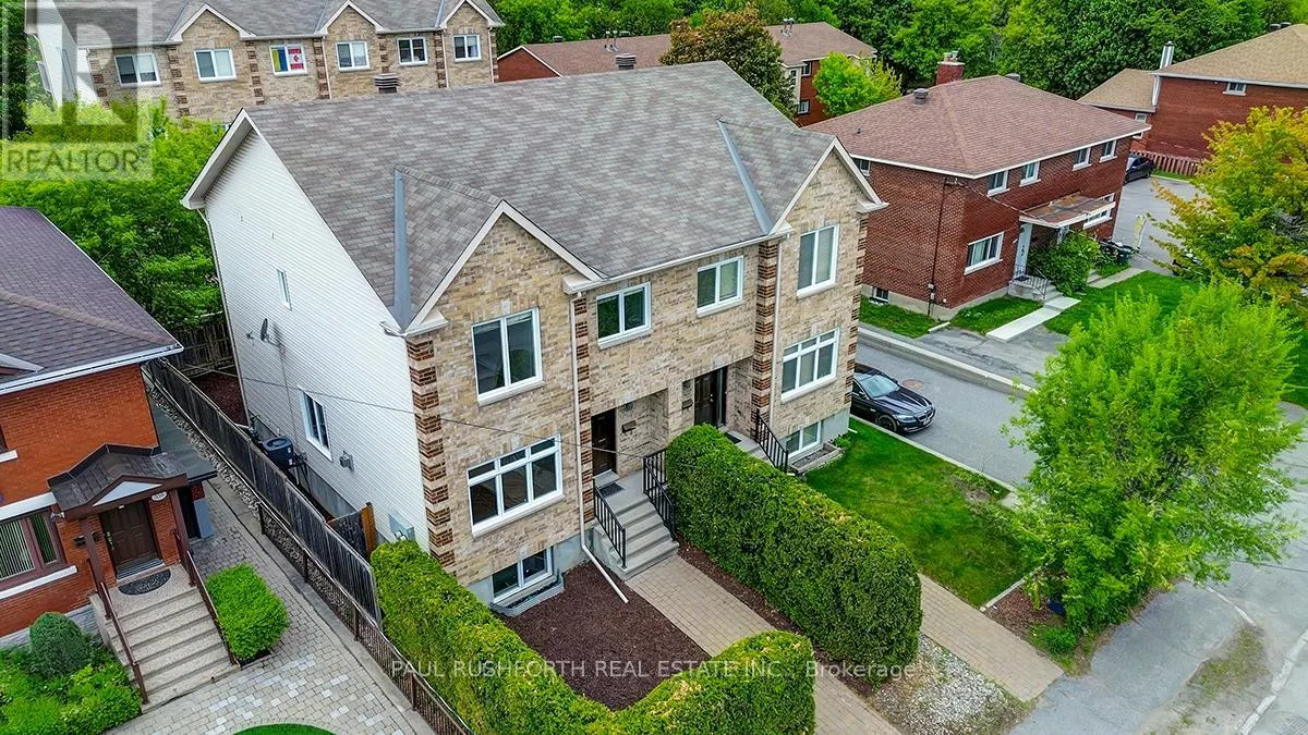 326 WOODROFFE AVENUE