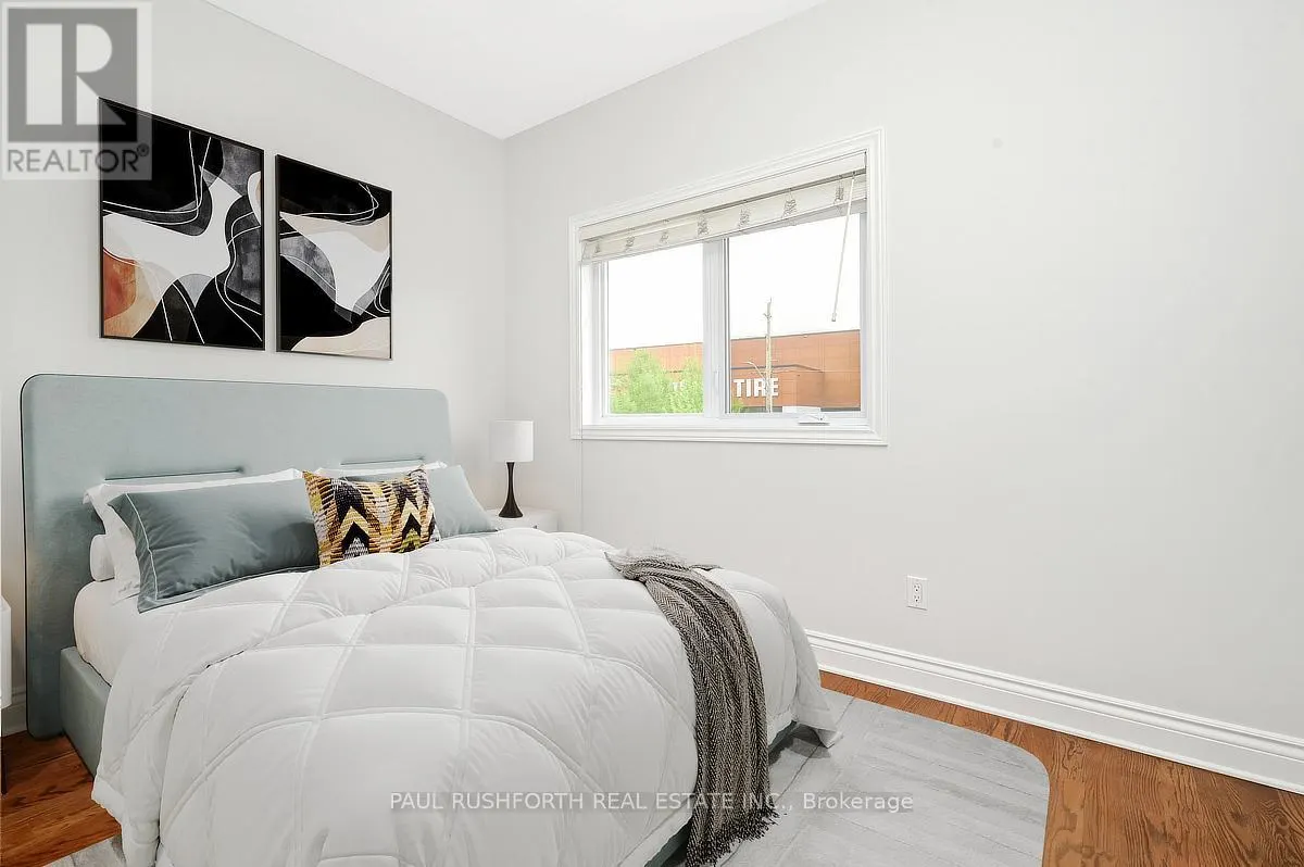 326 WOODROFFE AVENUE