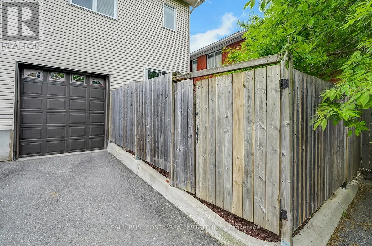 326 WOODROFFE AVENUE
