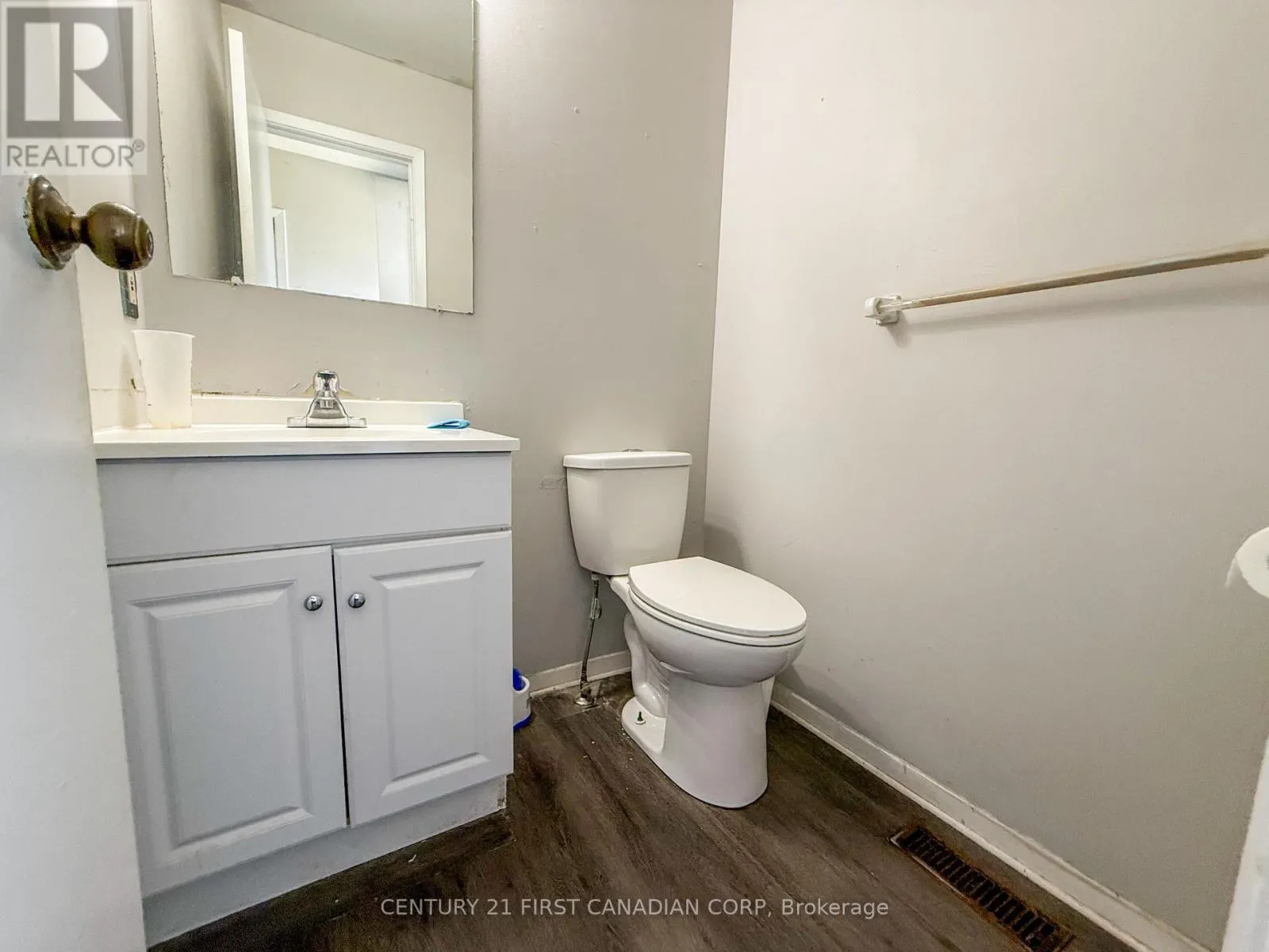 18 - 595 THIRD STREET, #18