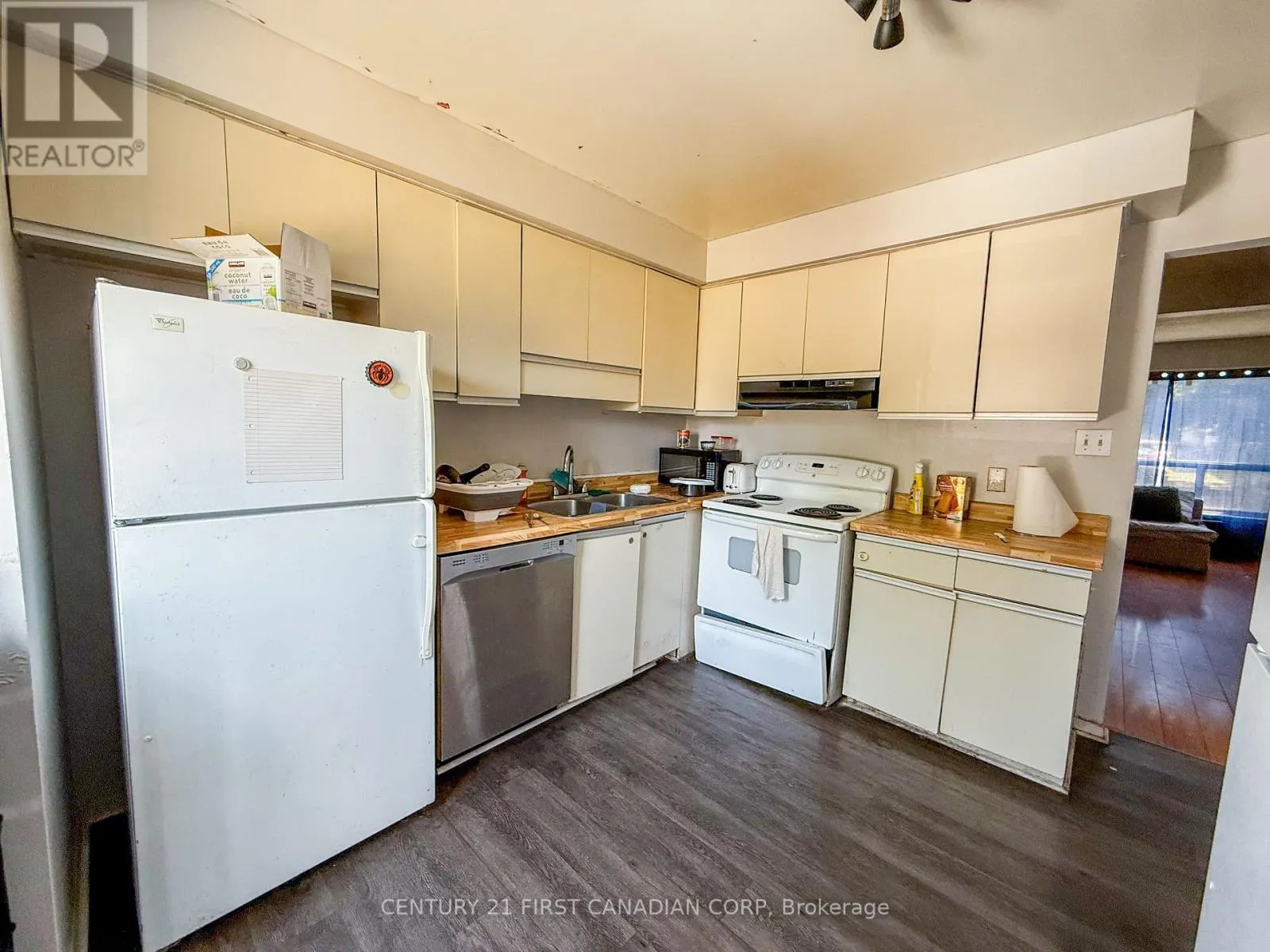 18 - 595 THIRD STREET, #18