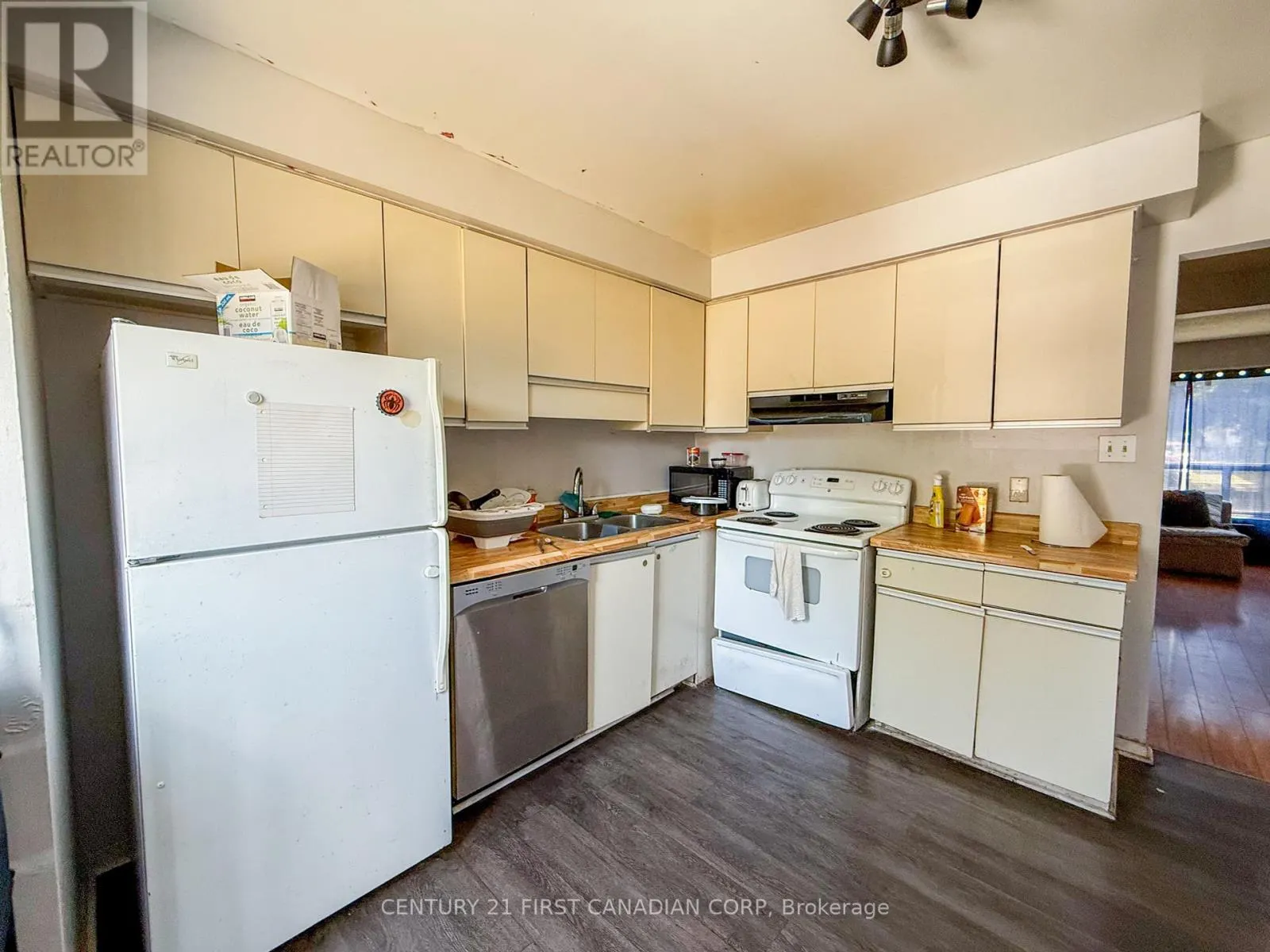18 - 595 THIRD STREET, #18