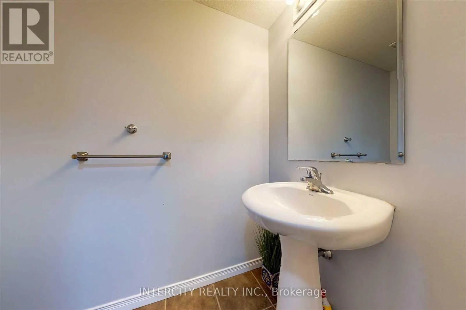1A - 50 HOWE DRIVE