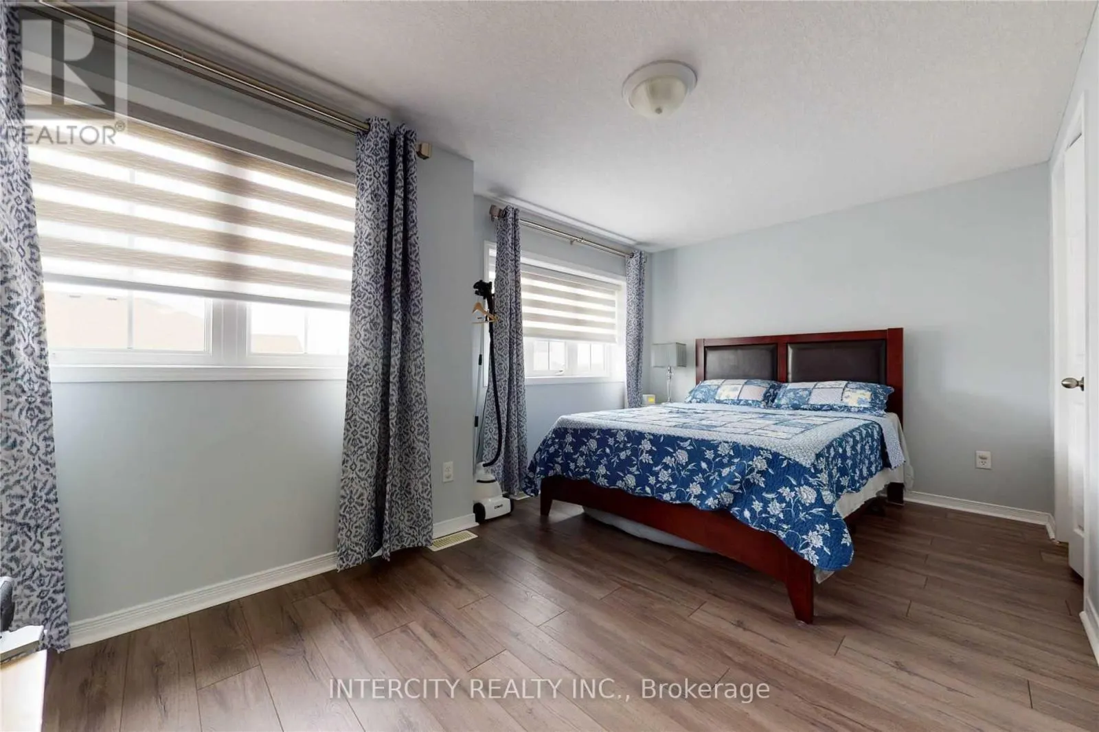 1A - 50 HOWE DRIVE