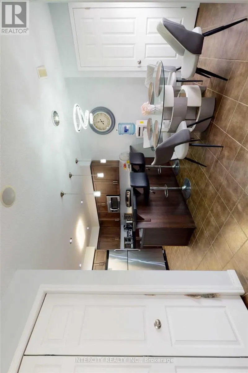 1A - 50 HOWE DRIVE